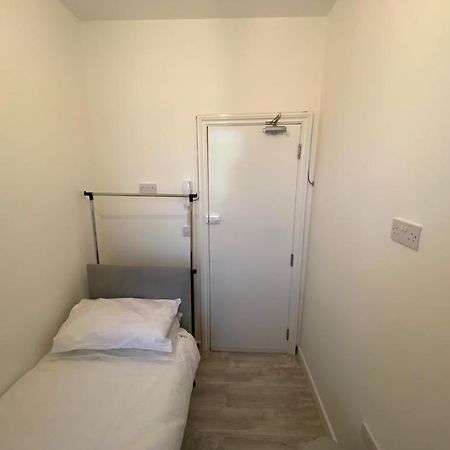 Small Single Room Walking Distance To Hove Station Екстер'єр фото